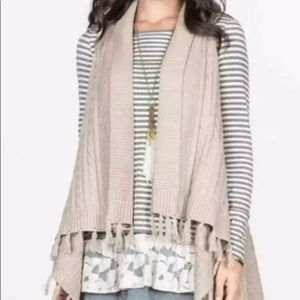 MATILDA JANE Mind’s Eye Cable Knit Tassel open Sweater Vest Ladies Small